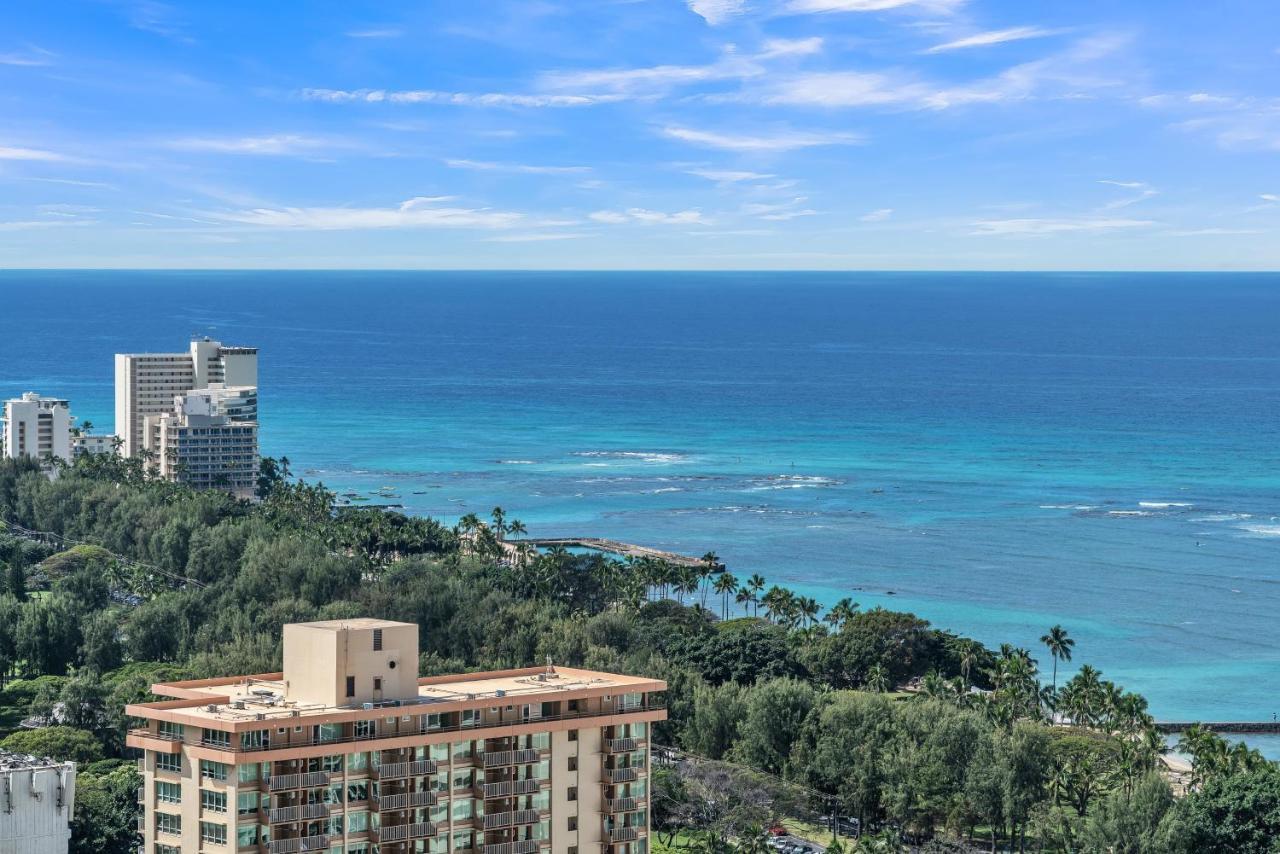 Waikiki Banyan With Panoramic 37th Floor Ocean Views