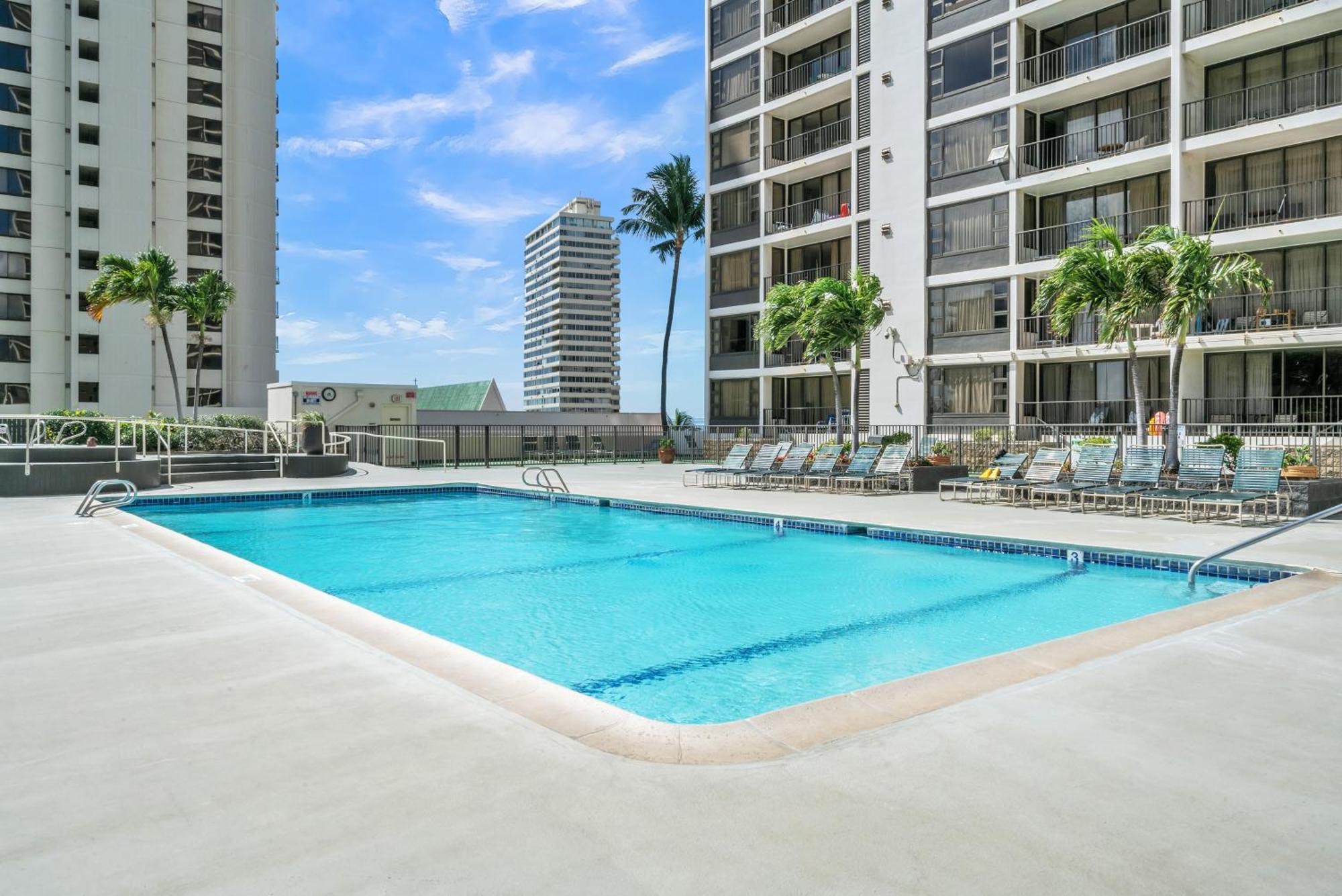 Waikiki Banyan With Panoramic 37th Floor Ocean Views Apartment